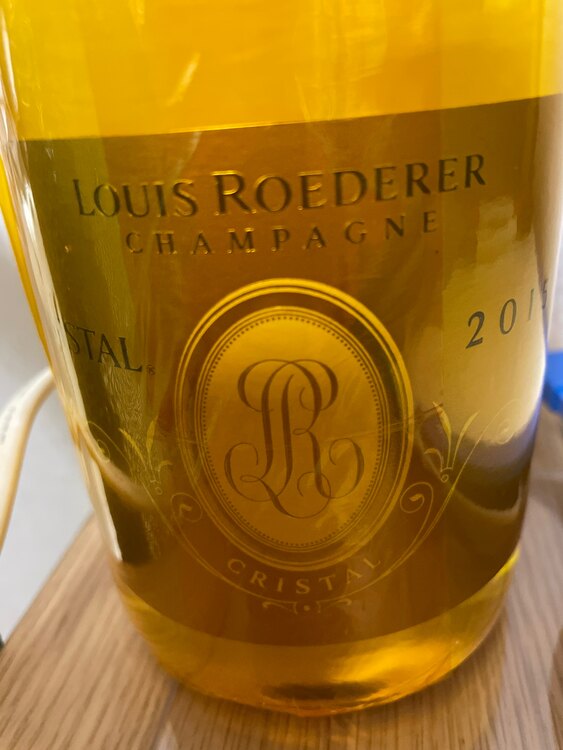 ルイ・ロデレール　クリスタル2015（お酒）の商品画像 - 査定依頼日：2025年2月9日 - 最高査定価格：33,000円