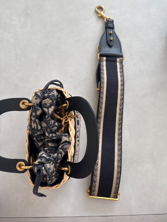 レディディオール（ブランドバッグ）の商品画像 - 査定依頼日：2025年9月22日 - 最高査定価格：340,000円