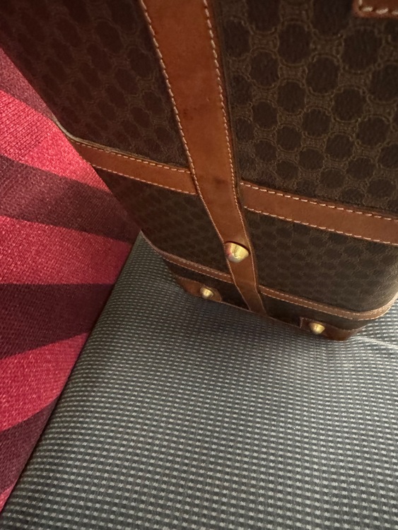 トラベルバック（ブランドバッグ）の商品画像 - 査定依頼日：2025年12月2日 - 最高査定価格：12,000円