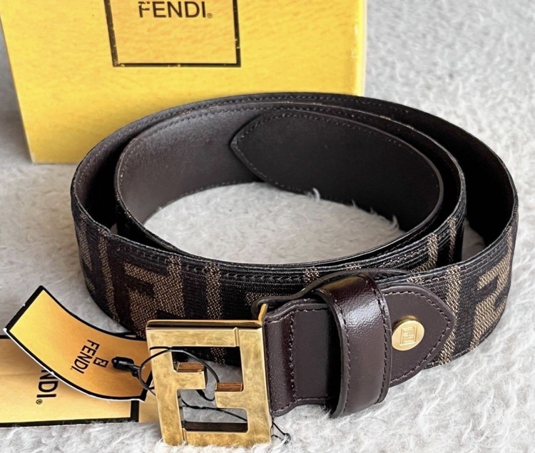 フェンディ  （ブランドバッグ）の商品画像 - 査定依頼日：2026年2月12日 - 最高査定価格：20,000円