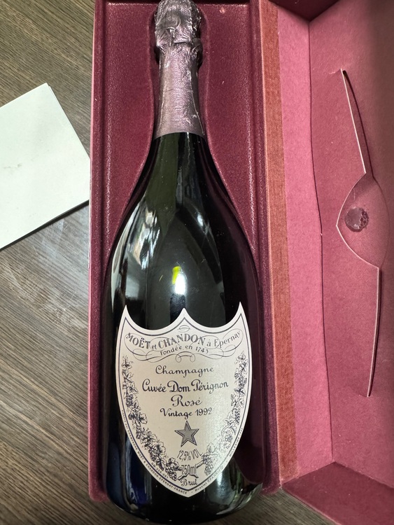 シャンパン ドン・ペリニヨン （お酒）の商品画像 - 査定依頼日：2025年9月26日 - 最高査定価格：46,000円