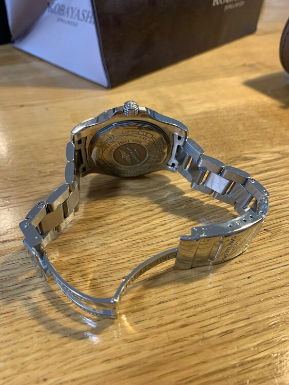 ブライトリング その他 アベンジャーⅡGMTまざーおぶぱん（高級時計）の商品画像 - 査定依頼日：2025年5月10日 - 最高査定価格：370,000円