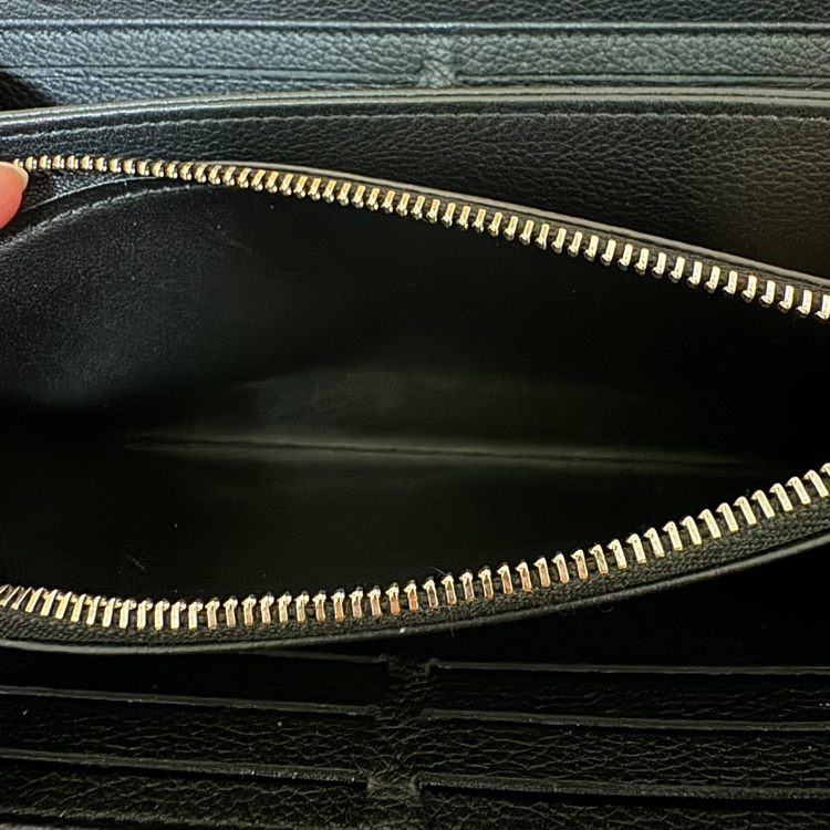 ジッピーロックミー長財布（ブランド財布・小物）の商品画像 - 査定依頼日：2026年2月16日 - 最高査定価格：15,000円