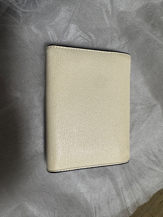 ヴァレクストラ　財布（ブランド財布・小物）の商品画像 - 査定依頼日：2025年9月19日 - 最高査定価格：11,000円