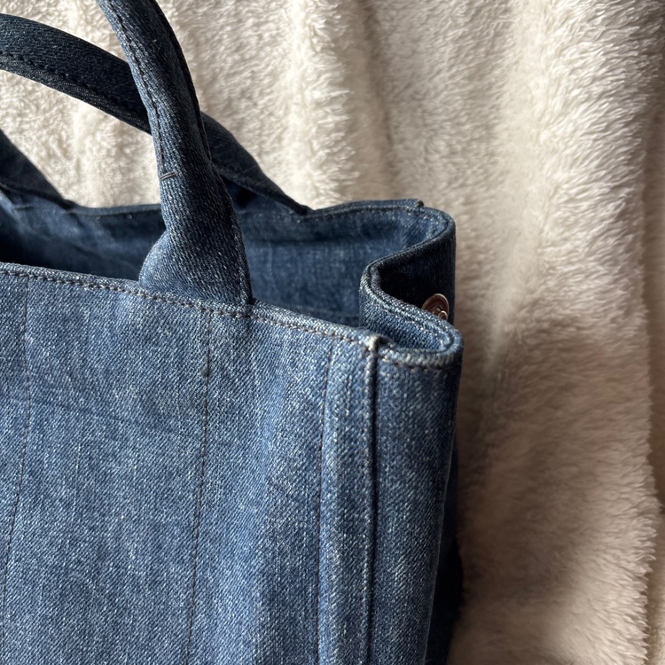 プラダ　カナパ（ブランドバッグ）の商品画像 - 査定依頼日：2025年12月9日 - 最高査定価格：40,000円