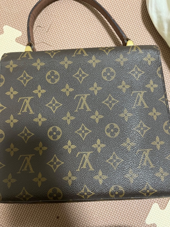 分からないです（ブランドバッグ）の商品画像 - 査定依頼日：2026年5月10日 - 最高査定価格：75,000円