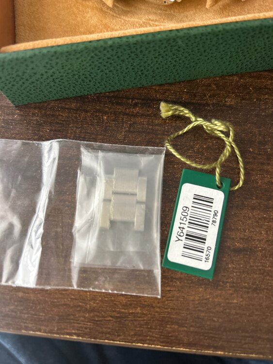 エクスプローラー2  ホワイト（高級時計）の商品画像 - 査定依頼日：2025年2月7日 - 最高査定価格：1,150,000円