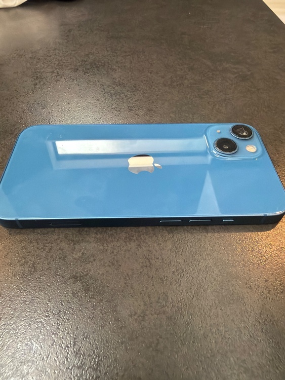 iPhone iPhone 13 128GB au（スマホ）の商品画像 - 査定依頼日：2026年7月17日 - 最高査定価格：34,000円