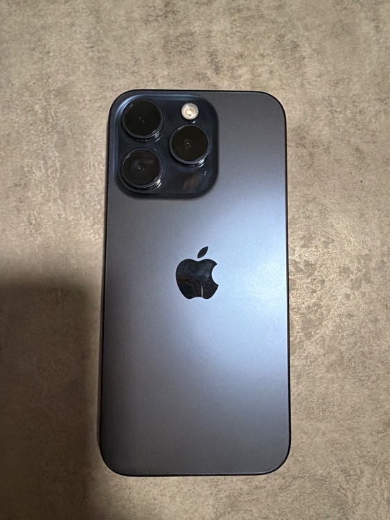 iPhone iPhone 15 Pro 128GB au（スマホ）の商品画像 - 査定依頼日：2026年9月26日 - 最高査定価格：51,000円