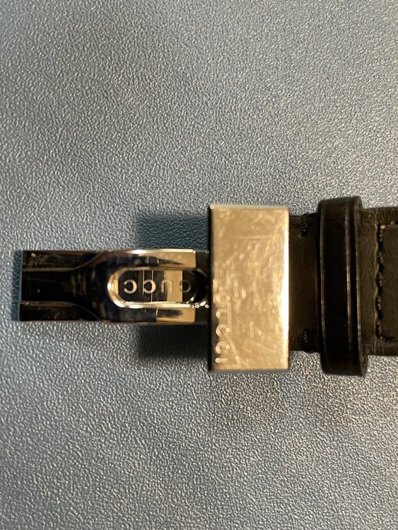 GUCCI クォーツ メンズ腕時計 YA126.3（古着・ファッション）の商品画像 - 査定依頼日：2023年1月26日