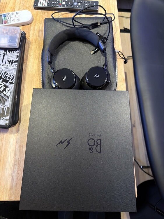 Beoplay H100 Fragmentエディション（オーディオ・スピーカー）の商品画像 - 査定依頼日：2026年9月21日 - 最高査定価格：200,000円