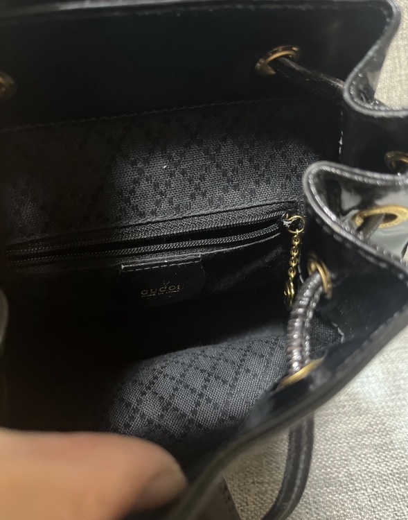 ルイヴィトン　アクセサリートレイ、財布　ディオール/キーケース　プラダ/ミニショルダーバッグ　グッチ/エナメルリュック（ブランドバッグ）の商品画像 - 査定依頼日：2026年10月4日 - 最高査定価格：100,000円