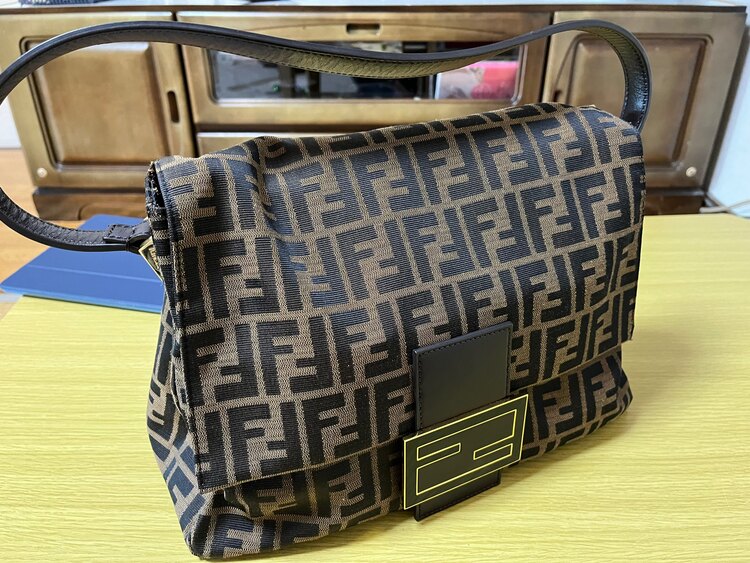 フェンディ  （ブランドバッグ）の商品画像 - 査定依頼日：2025年2月23日 - 最高査定価格：115,000円