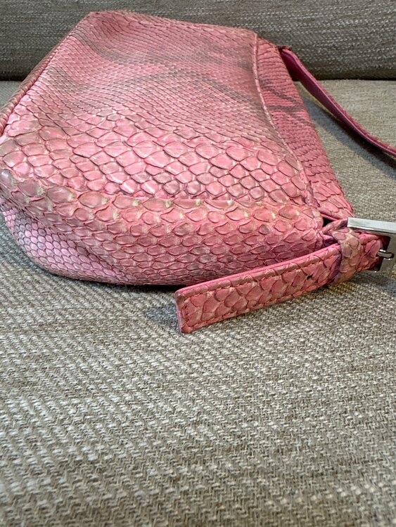 ハンドバッグ（ブランドバッグ）の商品画像 - 査定依頼日：2025年1月18日 - 最高査定価格：2,000円