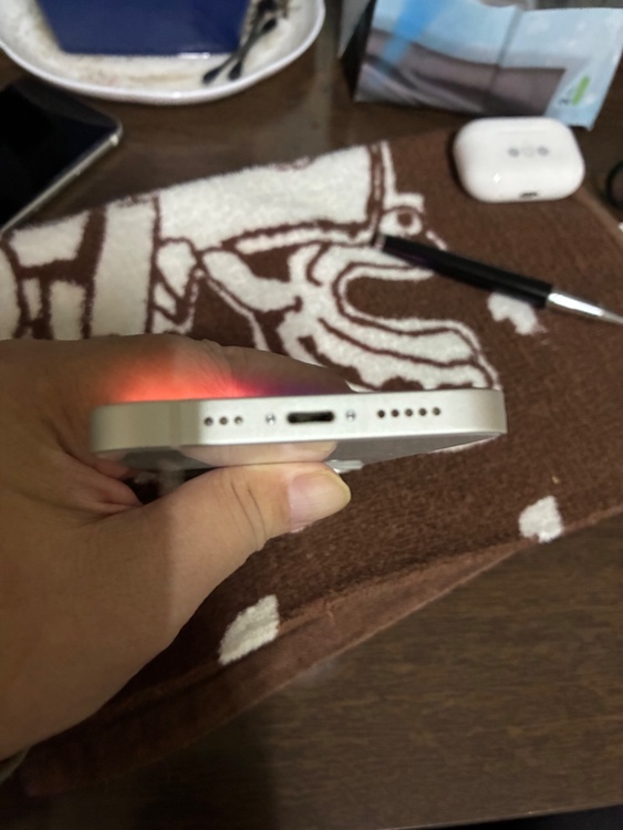 アイホン13（スマホ）の商品画像 - 査定依頼日：2025年12月12日 - 最高査定価格：38,000円