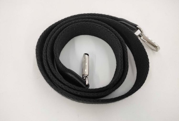 エブリンTPM ブラック トリヨンクレマンス シルバー金具 W刻印 ハンドバッグ（ブランドバッグ）の商品画像 - 査定依頼日：2025年6月22日 - 最高査定価格：350,000円