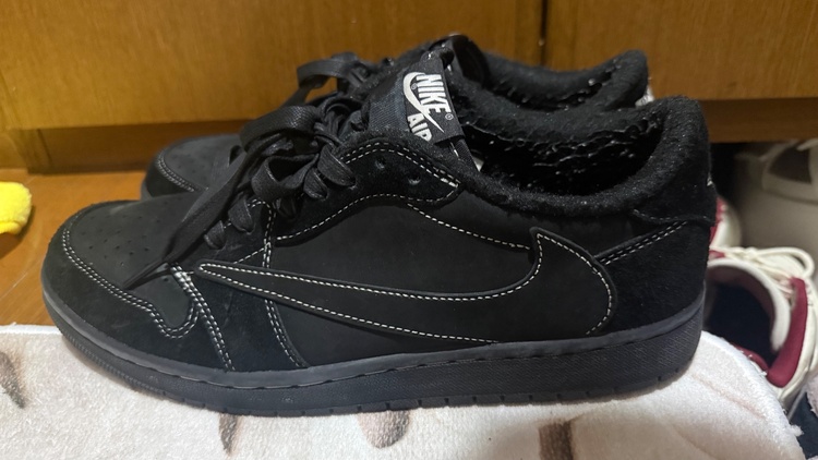 Travis Scott × Air Jordan 1 Low OG SP “B（古着・ファッション）の商品画像 - 査定依頼日：2026年9月27日 - 最高査定価格：25,000円