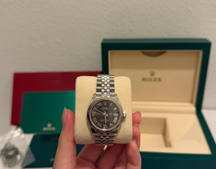 ブラックローマンジュビリー 278274（高級時計）の商品画像 - 査定依頼日：2026年2月11日 - 最高査定価格：2,340,000円