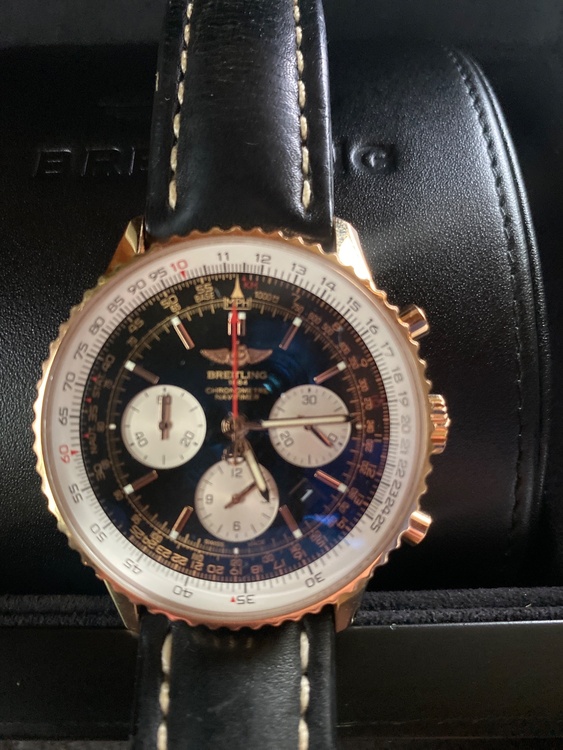 ブライトリング ナビタイマー RB012012/BA4（高級時計）の商品画像 - 査定依頼日：2025年12月18日 - 最高査定価格：1,400,000円