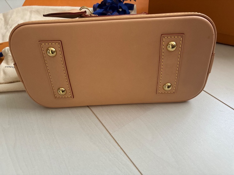 アルマBB（ブランドバッグ）の商品画像 - 査定依頼日：2025年11月25日 - 最高査定価格：185,000円