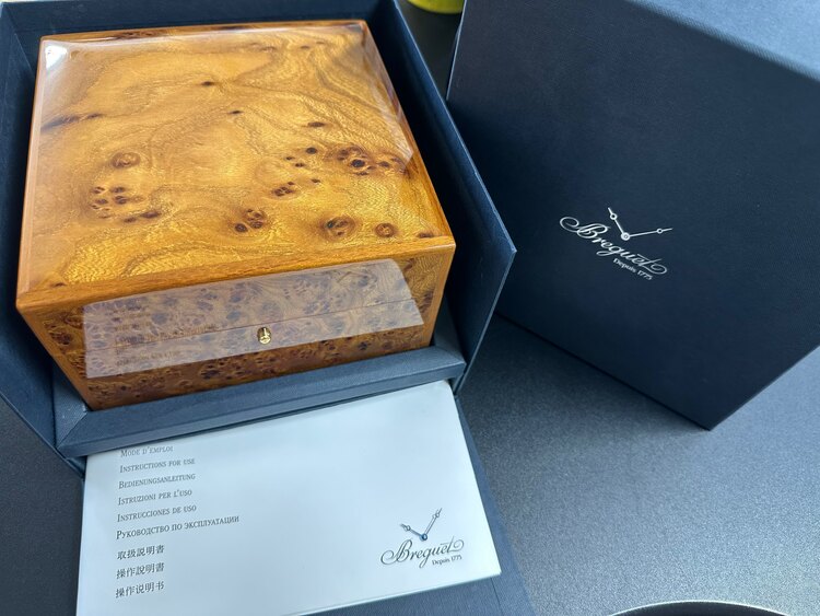 クロノグラフ　REF:5827（高級時計）の商品画像 - 査定依頼日：2025年2月6日 - 最高査定価格：2,330,000円