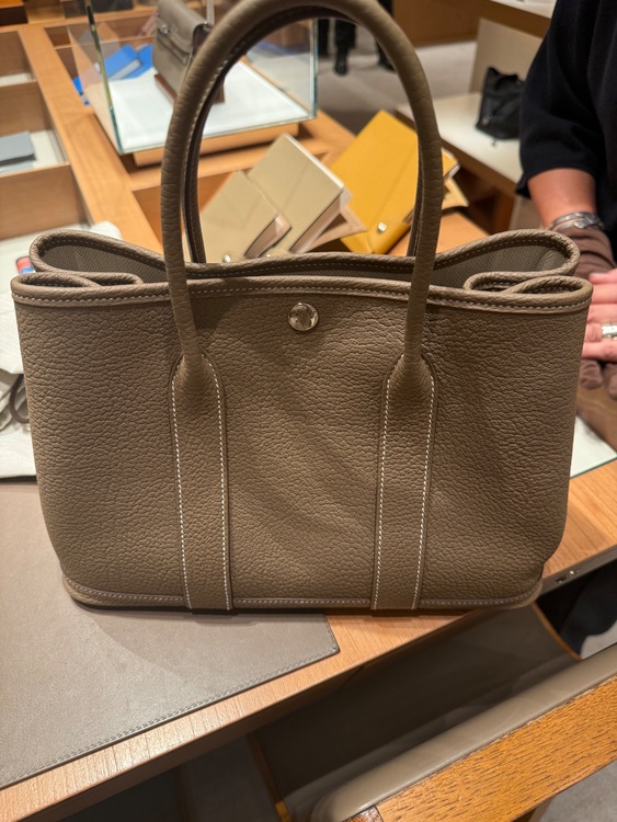 ガーデンパーティ30（ブランドバッグ）の商品画像 - 査定依頼日：2025年9月30日 - 最高査定価格：610,000円