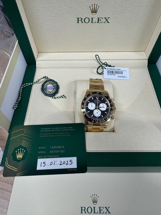 ロレックス デイトナ 12652（高級時計）の商品画像 - 査定依頼日：2025年2月24日 - 最高査定価格：35,000,000円