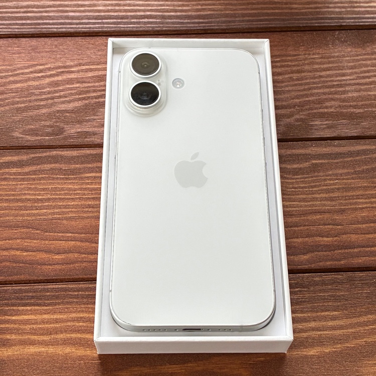 iPhone iPhone 16 128GB SIMフリー（スマホ）の商品画像 - 査定依頼日：2026年9月23日 - 最高査定価格：80,000円