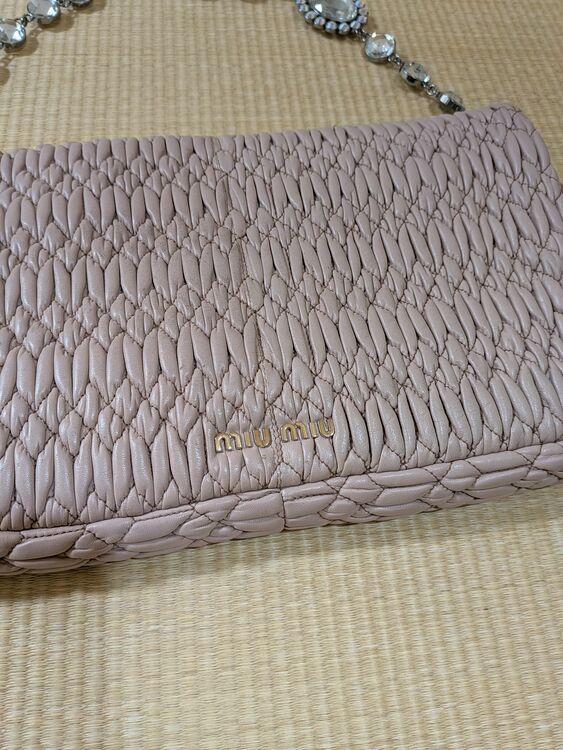 ミュウミュウ  （ブランドバッグ）の商品画像 - 査定依頼日：2025年11月12日 - 最高査定価格：75,000円