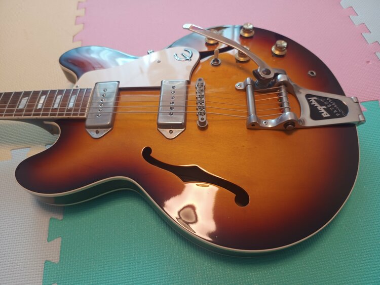 Epiphone Casino  Bigsby　1995年製（ピアノ・楽器・PA機材）の商品画像 - 査定依頼日：2026年1月4日 - 最高査定価格：160,000円