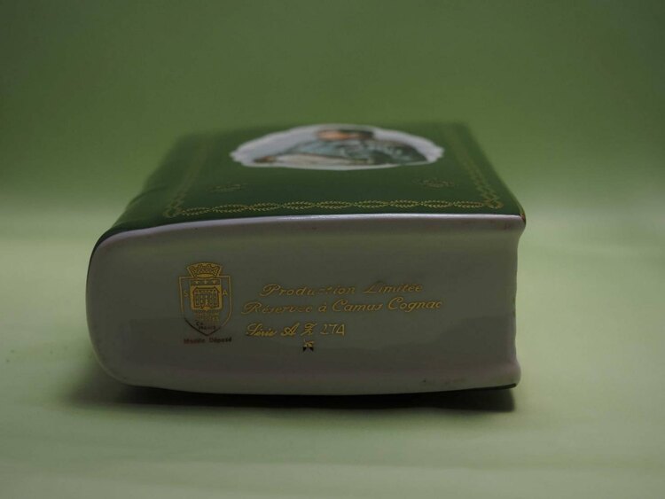 ブランデー カミュ （お酒）の商品画像 - 査定依頼日：2025年4月1日 - 最高査定価格：10,500円