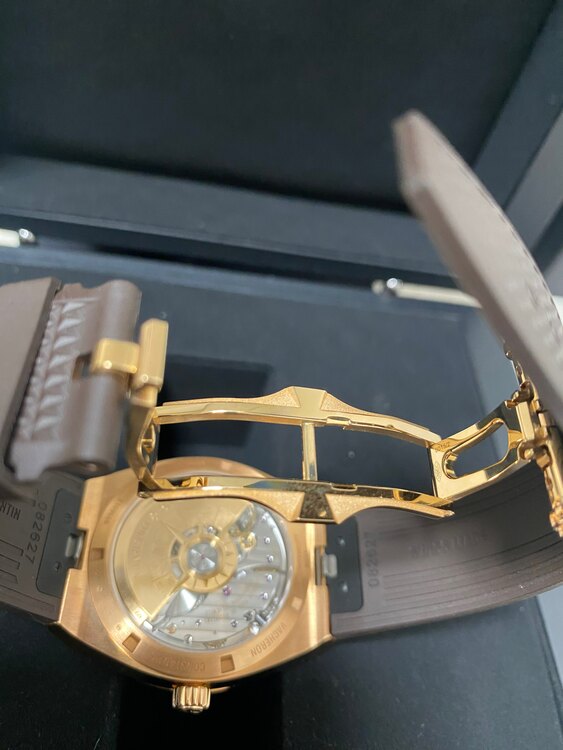 オーヴァーシーズ（高級時計）の商品画像 - 査定依頼日：2025年4月9日 - 最高査定価格：4,000,000円