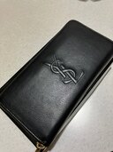 イブサンローランラウンドファスナー財布（ブランド財布・小物）の商品画像 - 査定依頼日：2025年4月18日 - 最高査定価格：3,000円