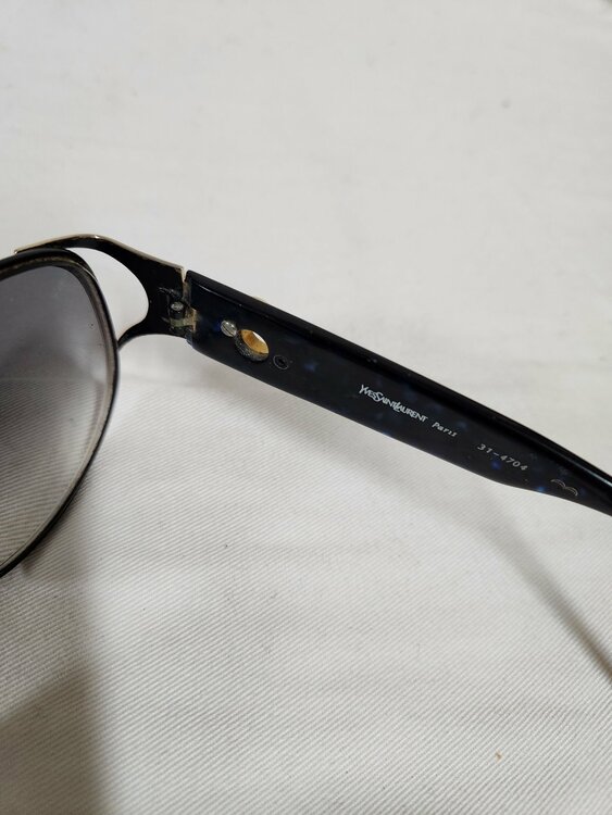 イブサンローラン  （ブランドバッグ）の商品画像 - 査定依頼日：2026年2月26日 - 最高査定価格：1,200円