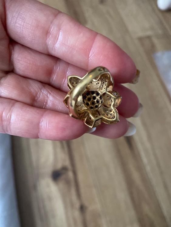 １８金パビェダイアモンド有り指輪（金・貴金属）の商品画像 - 査定依頼日：2025年8月17日 - 最高査定価格：350,000円