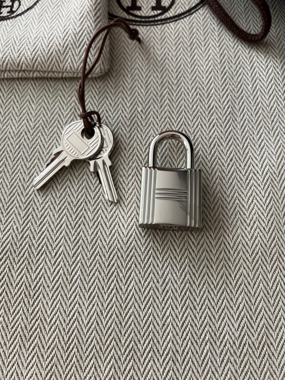 pmサイズ　k刻印　ヴェールフォンセ シルバー金具（ブランドバッグ）の商品画像 - 査定依頼日：2025年6月18日 - 最高査定価格：560,000円