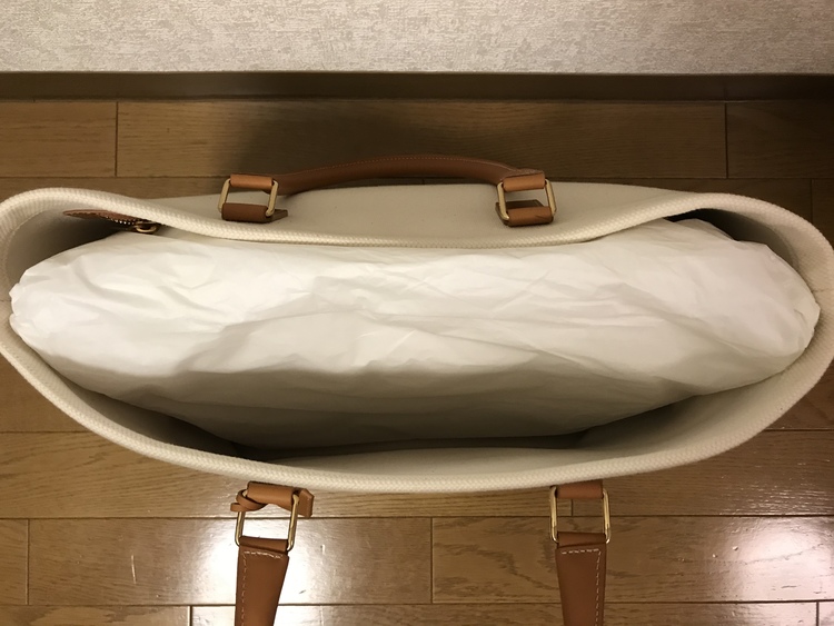 セリーヌ  ホリゾンタル　カバ　キャンバストートバッグ（ブランドバッグ）の商品画像 - 査定依頼日：2020年8月2日 - 最高査定価格：100,000円