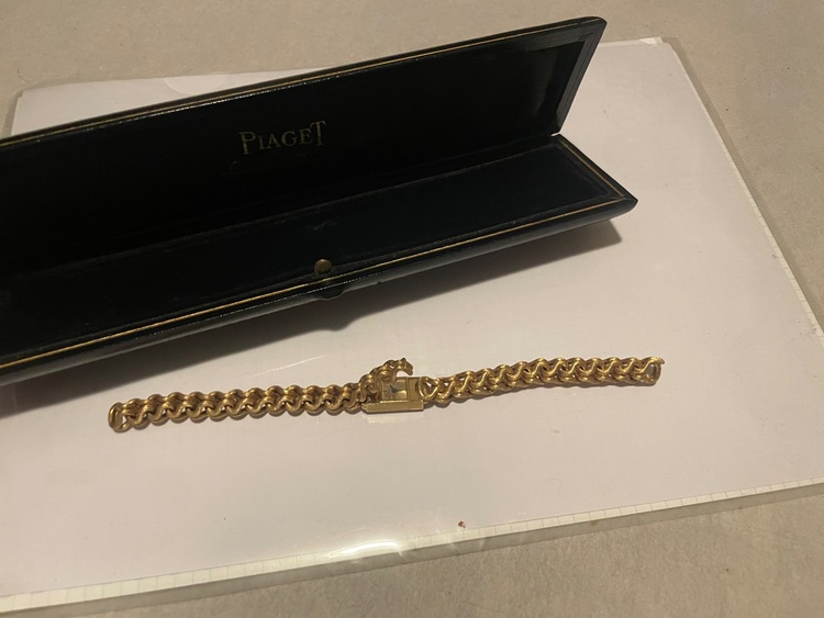 ピアジェ　金無垢　（高級時計）の商品画像 - 査定依頼日：2025年10月30日 - 最高査定価格：1,350,000円