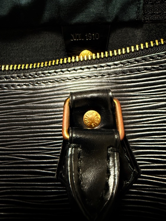 ルイヴィトン エピ （ブランドバッグ）の商品画像 - 査定依頼日：2025年7月28日 - 最高査定価格：70,000円