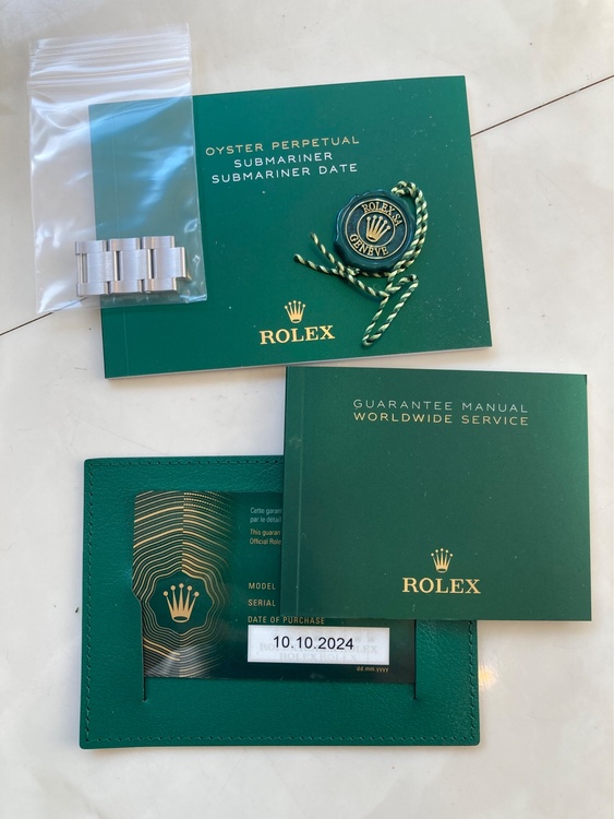 ロレックス　サブマリーナーデイト（高級時計）の商品画像 - 査定依頼日：2026年1月24日 - 最高査定価格：2,430,000円