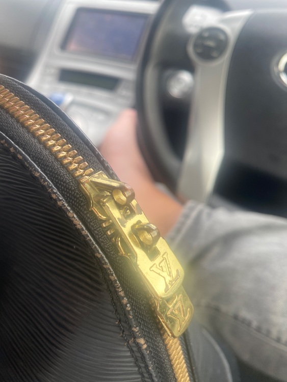 ルイヴィトン エピ （ブランドバッグ）の商品画像 - 査定依頼日：2025年9月5日 - 最高査定価格：50,000円