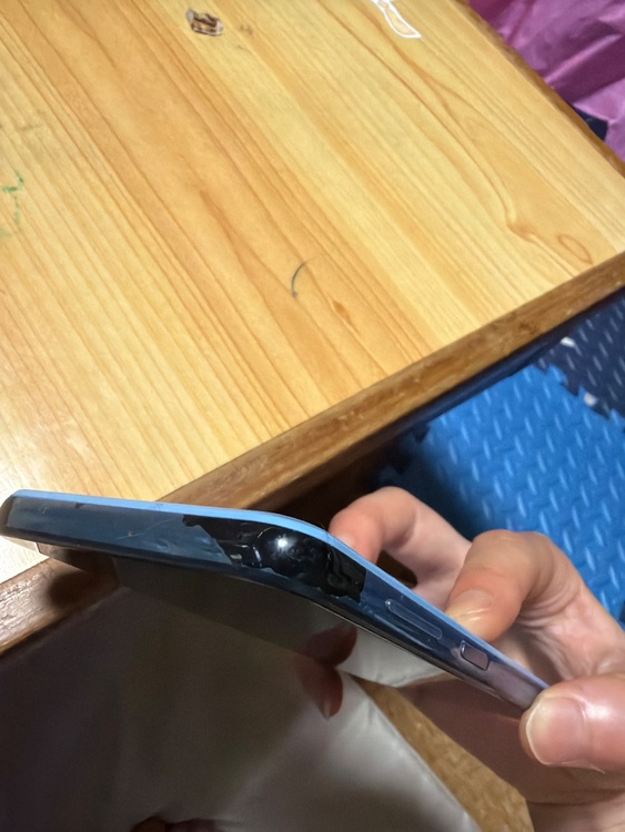 Galaxy Galaxy A32 シリーズ 【au】Galaxy A32 5G SCG08（スマホ）の商品画像 - 査定依頼日：2026年8月17日 - 最高査定価格：2,500円