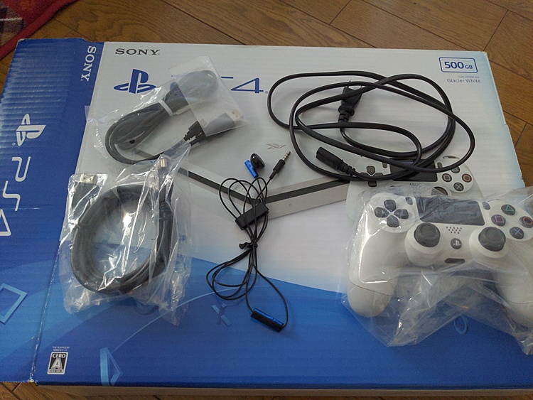 プレイステーション4本体 グレイシャー・ホワイト(HDD500GB/CUH-20（ゲーム機本体・ゲームソフト）の商品画像 - 査定依頼日：2020年5月2日 - 最高査定価格：22,000円