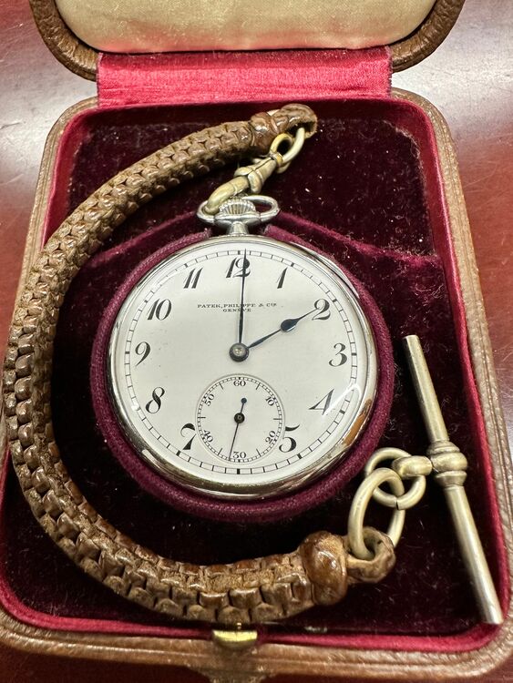 パテックフィリップ その他 手巻きのようですが（高級時計）の商品画像 - 査定依頼日：2025年8月14日 - 最高査定価格：600,000円