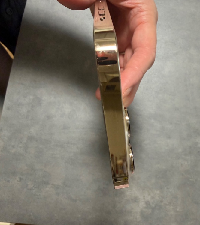 i Phone13promax（スマホ）の商品画像 - 査定依頼日：2026年2月13日 - 最高査定価格：59,000円