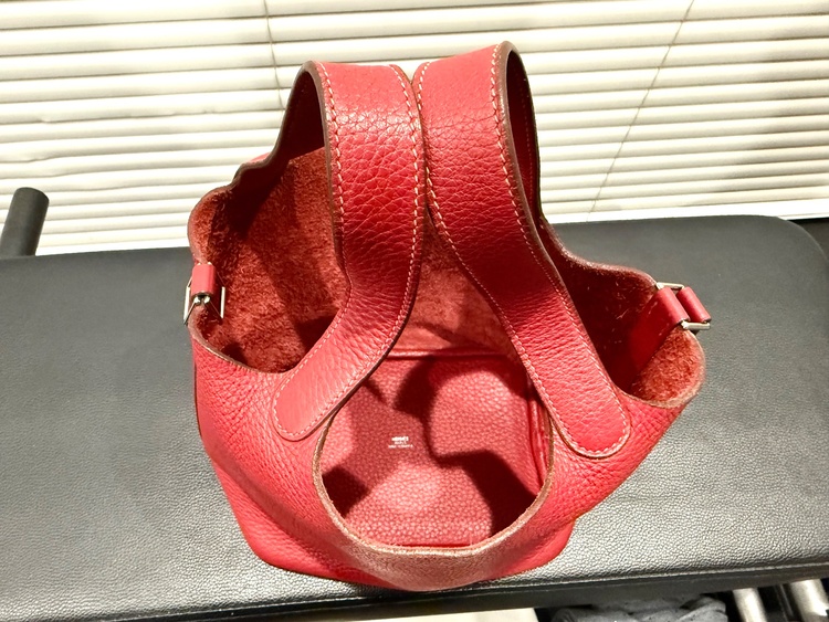 ピコタンPM（ブランドバッグ）の商品画像 - 査定依頼日：2025年12月19日 - 最高査定価格：240,000円