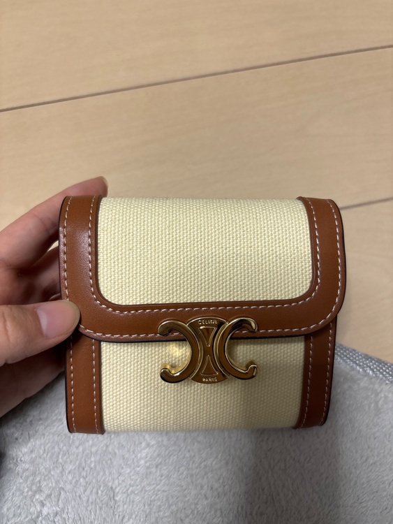 CELINE3つ折り財布（ブランド財布・小物）の商品画像 - 査定依頼日：2026年3月23日 - 最高査定価格：1円