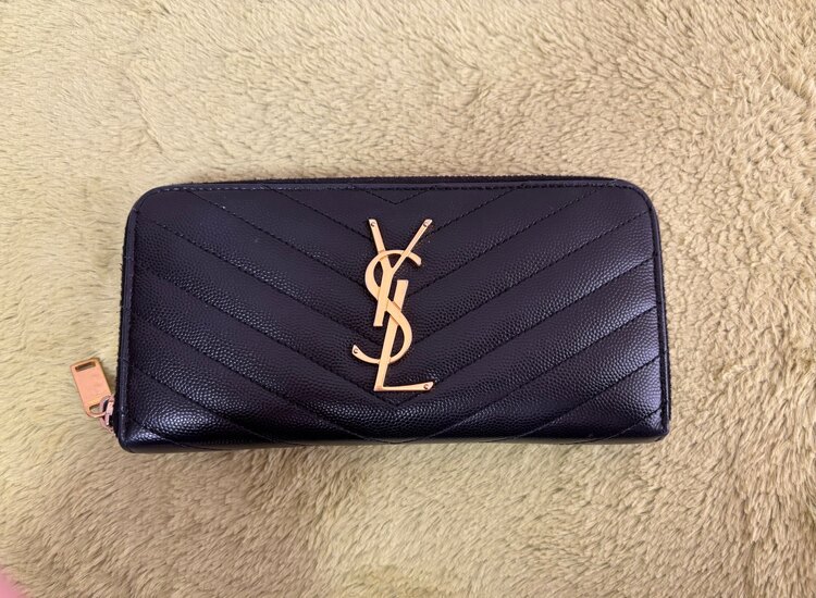 サンローラン　長財布（ブランド財布・小物）の商品画像 - 査定依頼日：2025年3月10日 - 最高査定価格：10,000円