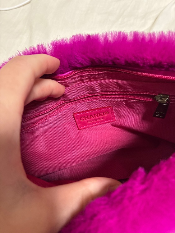 ファー　チェーンバック　（ブランドバッグ）の商品画像 - 査定依頼日：2025年12月24日 - 最高査定価格：150,000円