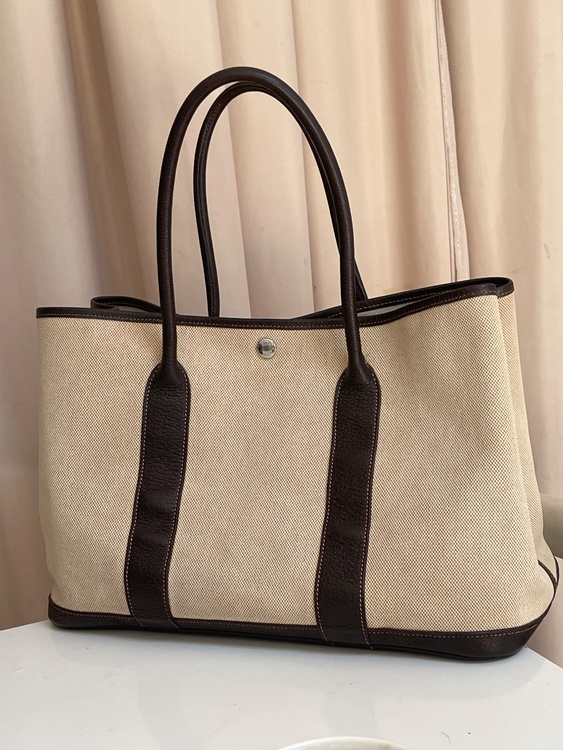 ガーデンパーティー（ブランドバッグ）の商品画像 - 査定依頼日：2026年3月23日 - 最高査定価格：80,000円